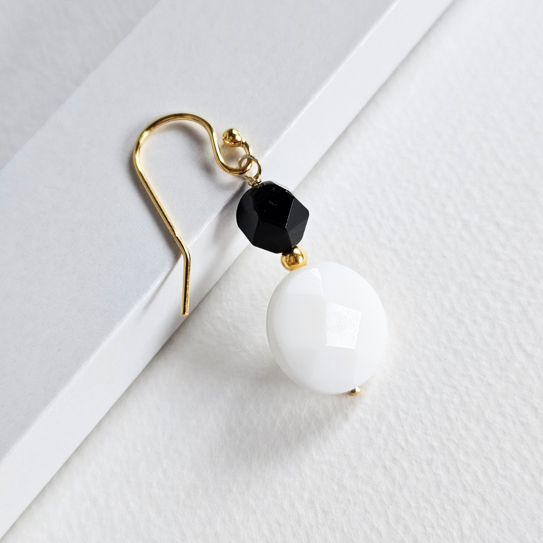 LAJIDO BLACK & WHITE EARRINGS