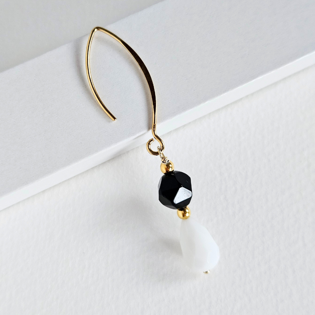 LAJIDO BLACK & WHITE DROP EARRINGS