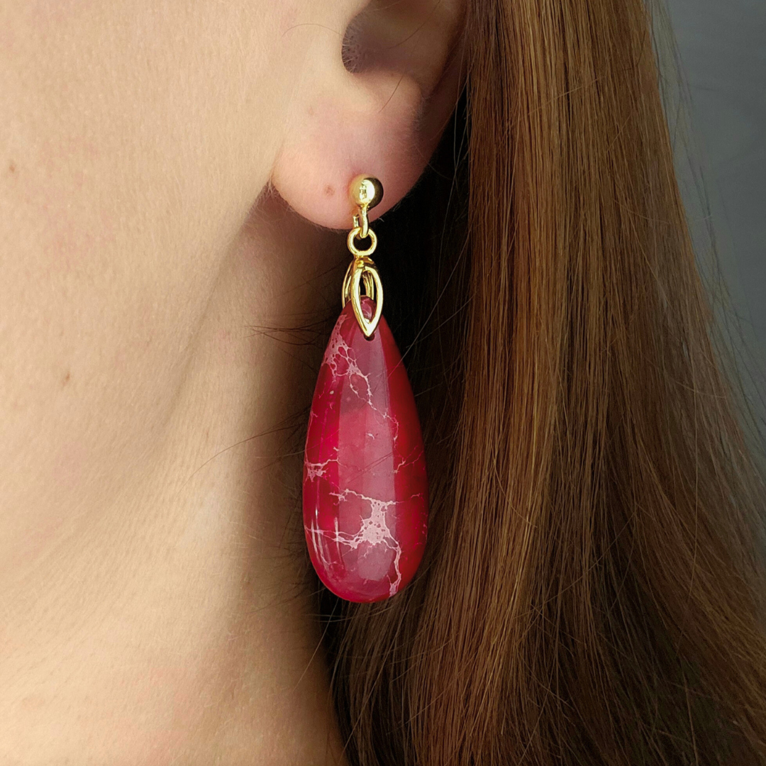 DROP-SHAPED DANGLE EARRINGS RED