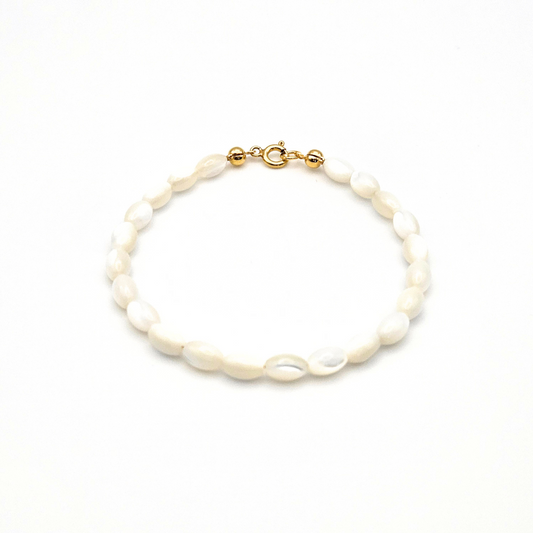 WHITE MOTHER OF PEARL OVAL SHAPED LOCK BRACELET