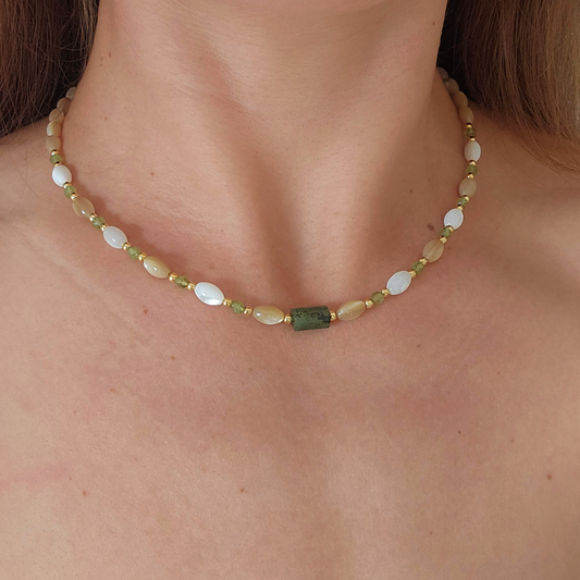 NECKLACE WITH JADE, OLIVINE & MOTHER OF PEARL