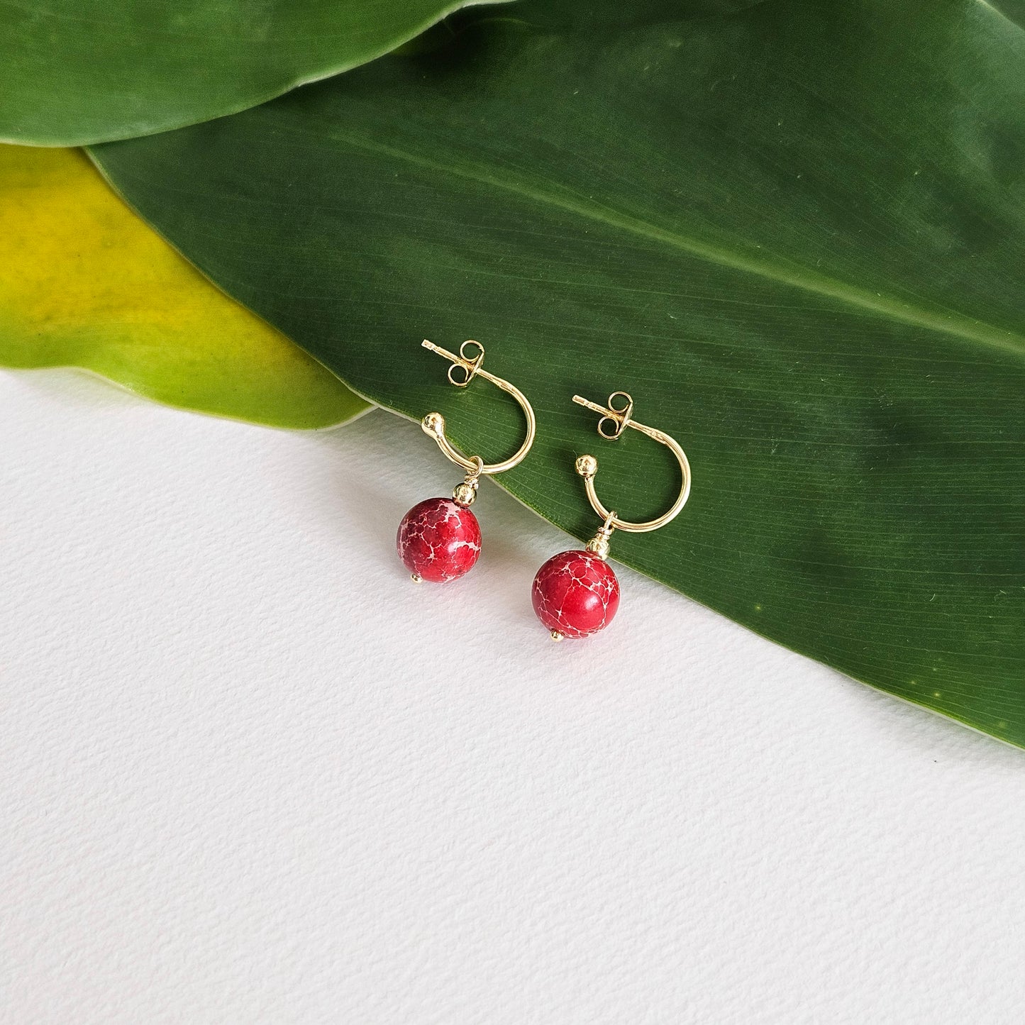 SINGLE BALL POST EARRINGS RED