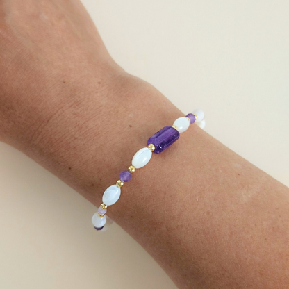 PULSEIRA COM AMETISTA, KUNZITE E MADREPÉROLA