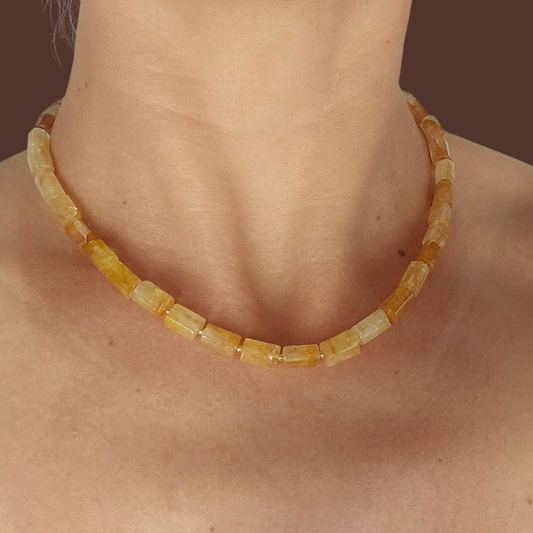 Colar Baroque Ilha do Sol – Quartzo hematoide e Prata dourada